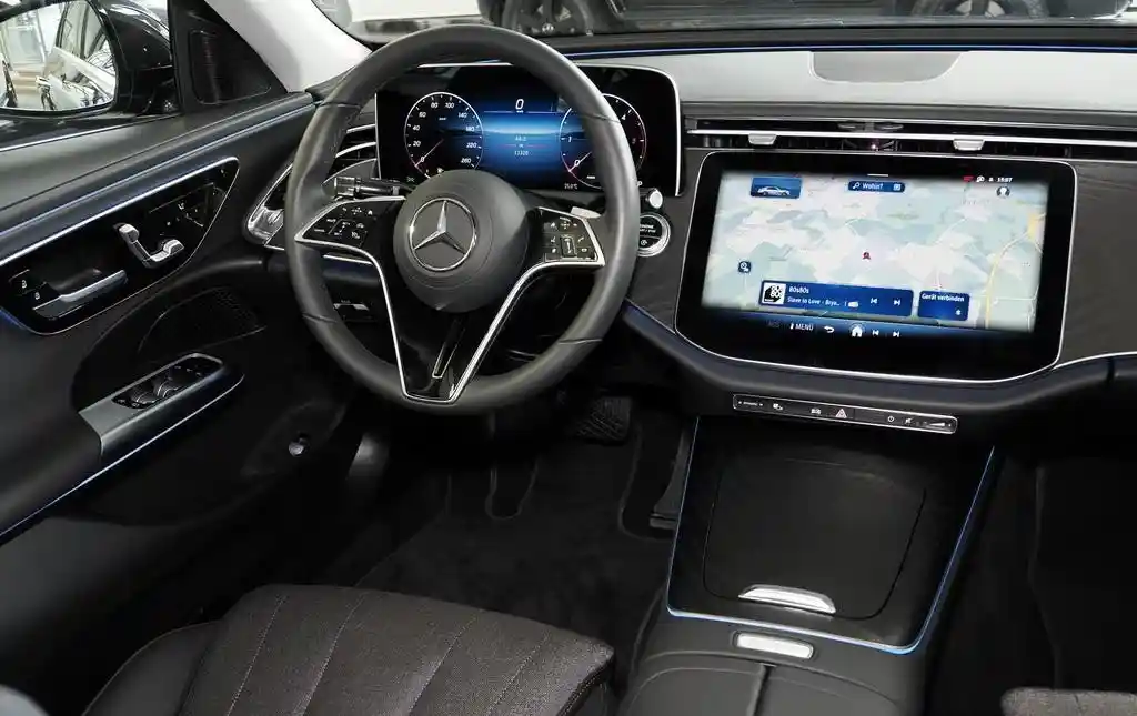 Mercedes-Benz E 220