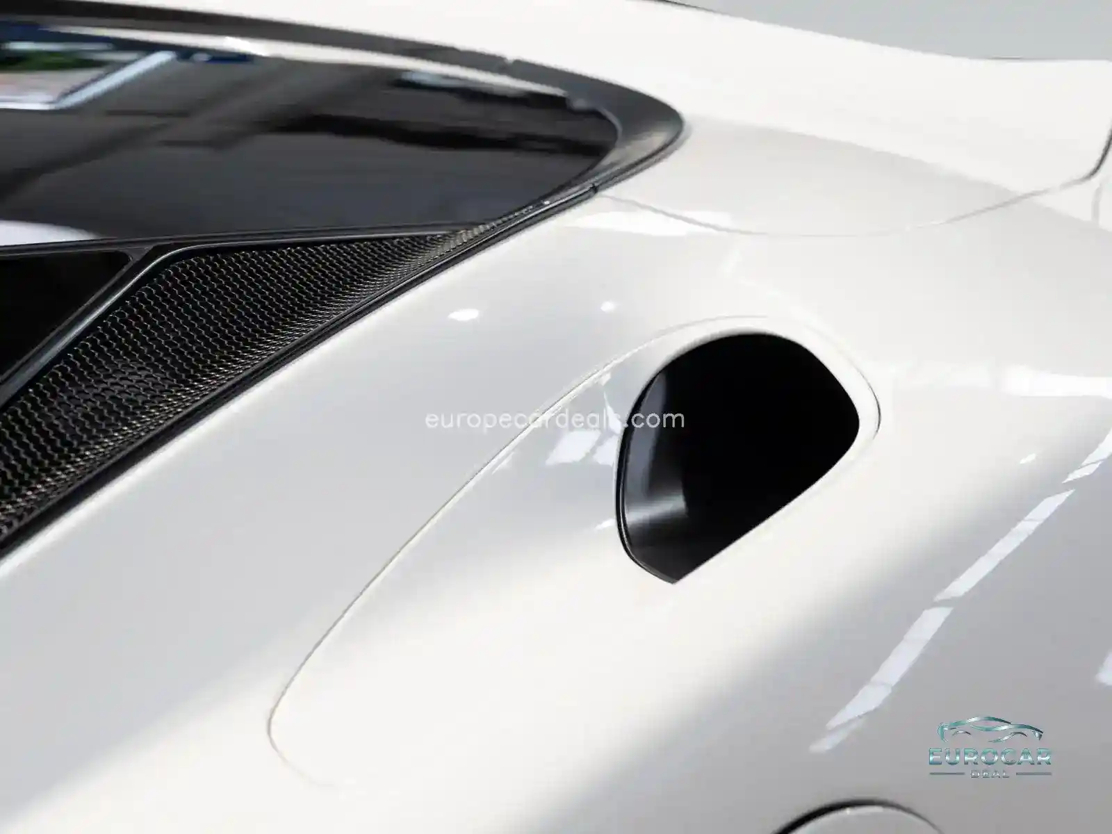 McLaren GT
