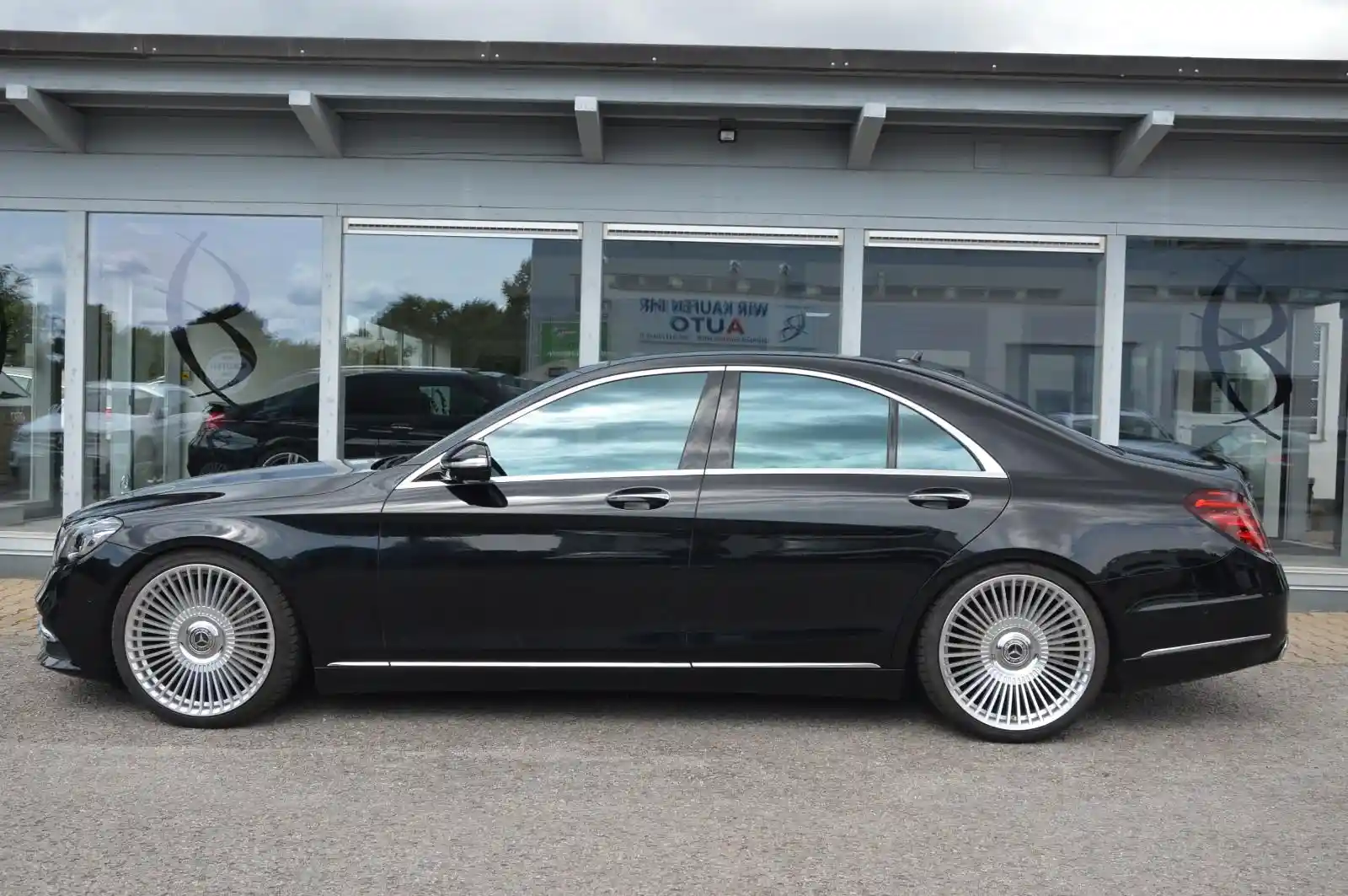 Mercedes-Benz S 560