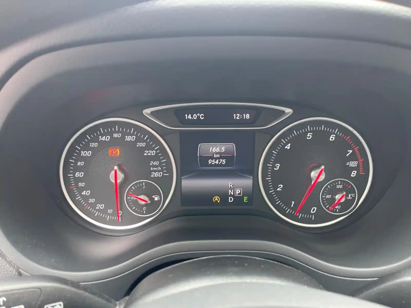 Mercedes-Benz B 220