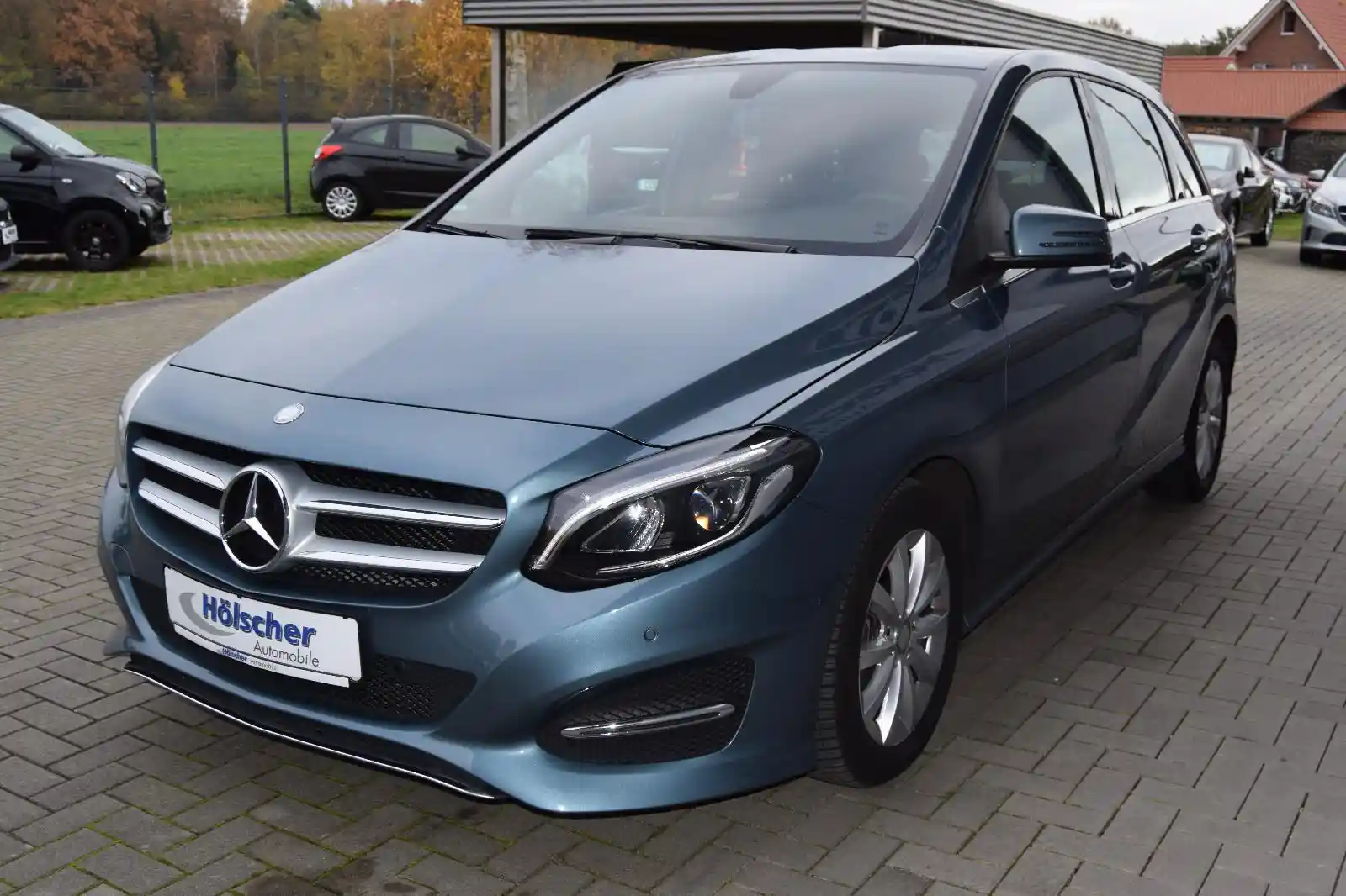 Mercedes-Benz B 180