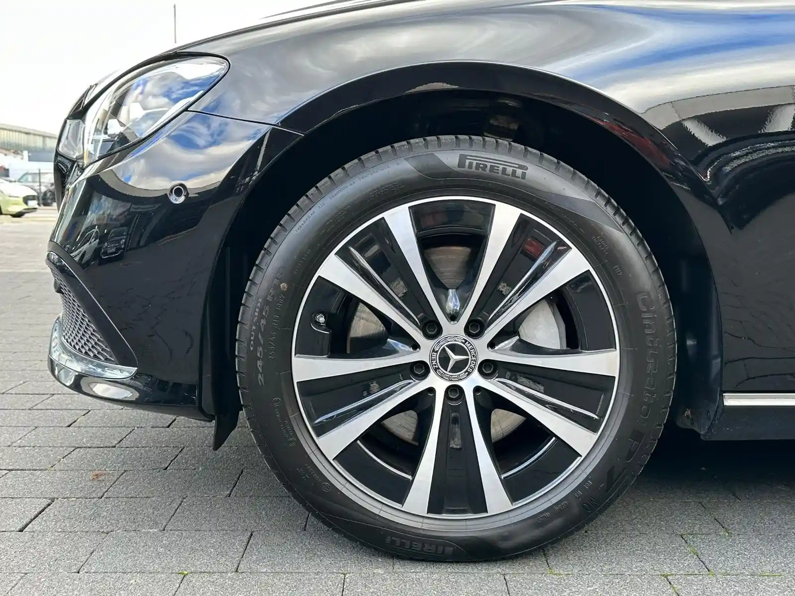 Mercedes-Benz E 300