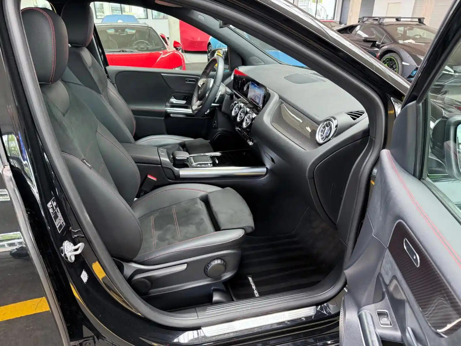 Mercedes-Benz B 200