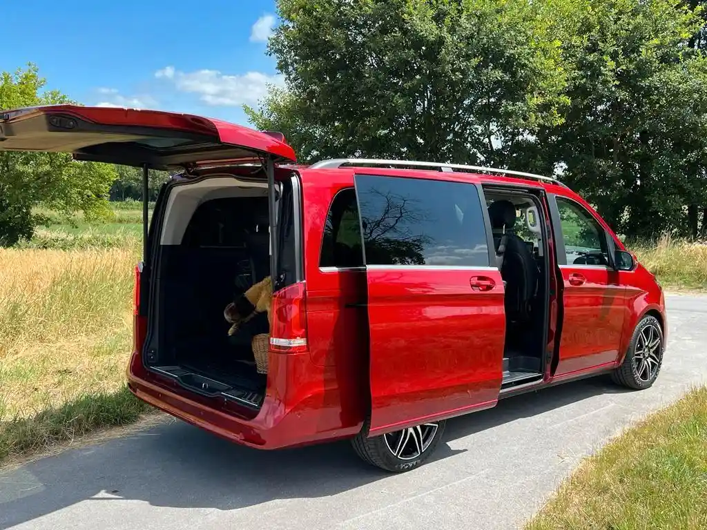 Mercedes-Benz V 220
