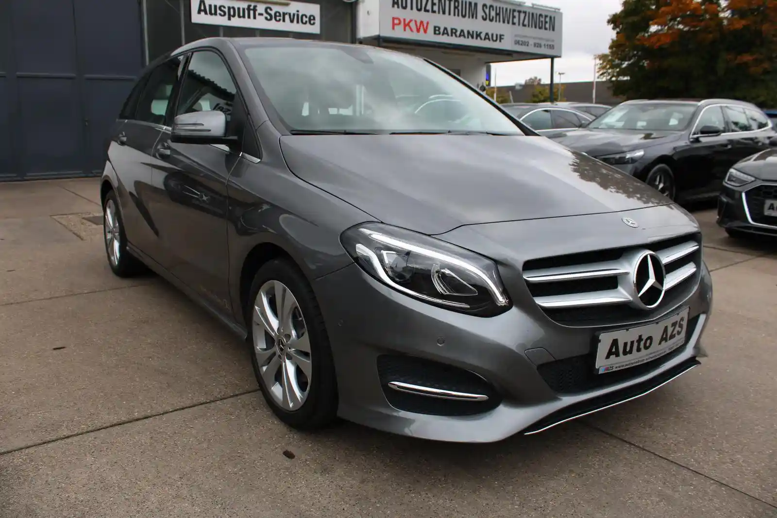 Mercedes-Benz B 180