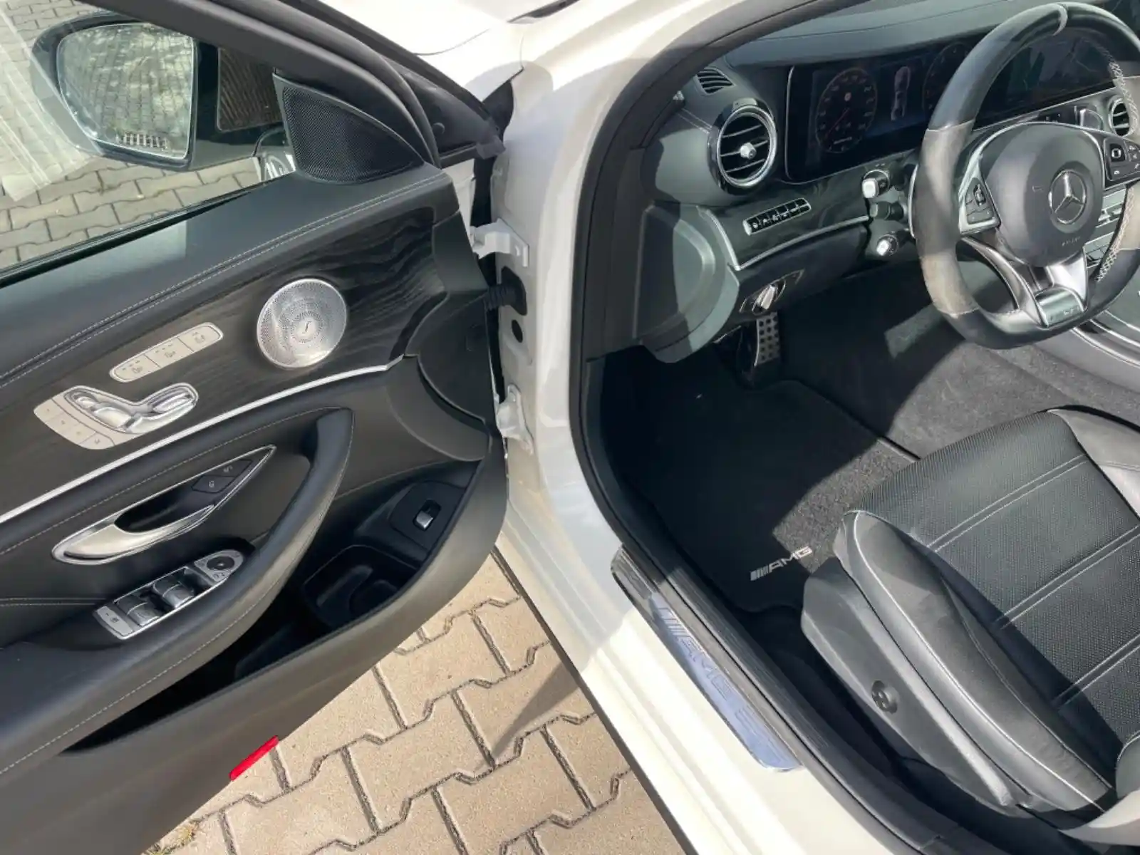 Mercedes-Benz E 63 AMG