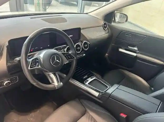 Mercedes-Benz B 220