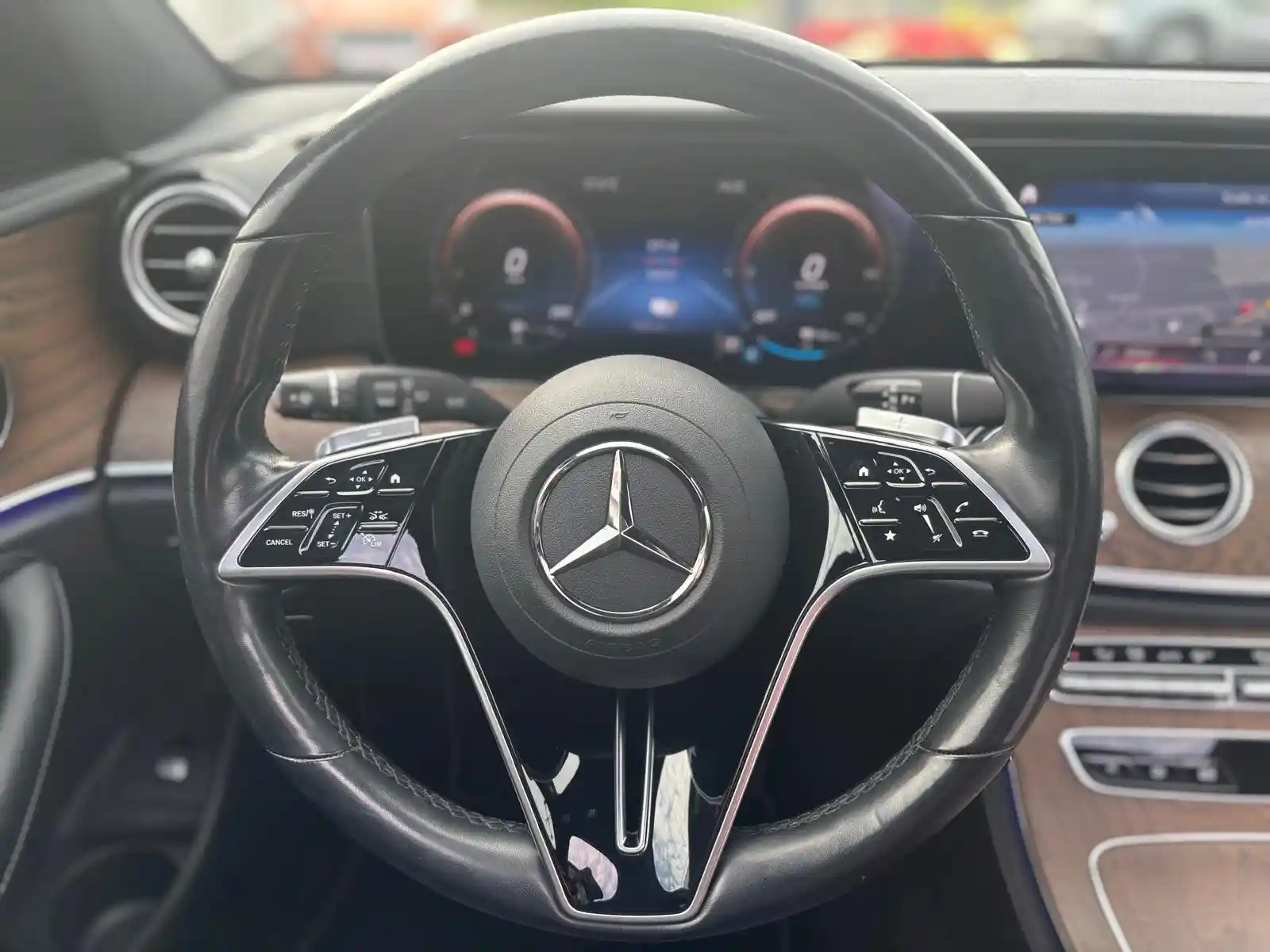 Mercedes-Benz E 300