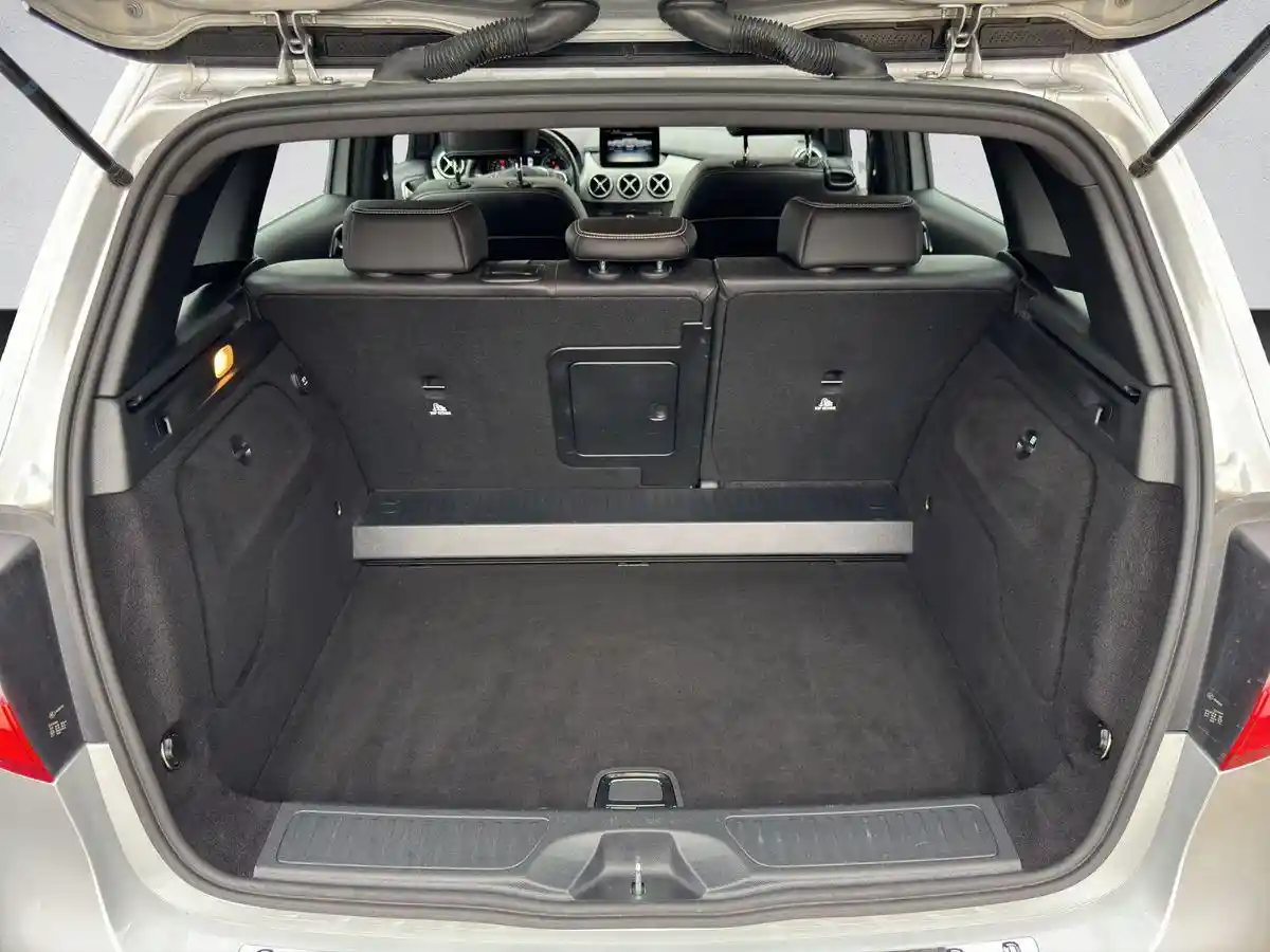 Mercedes-Benz B 200