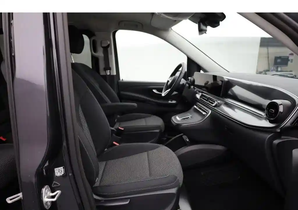 Mercedes-Benz V 220