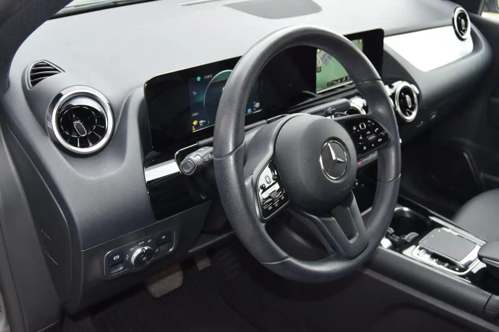 Mercedes-Benz B 180