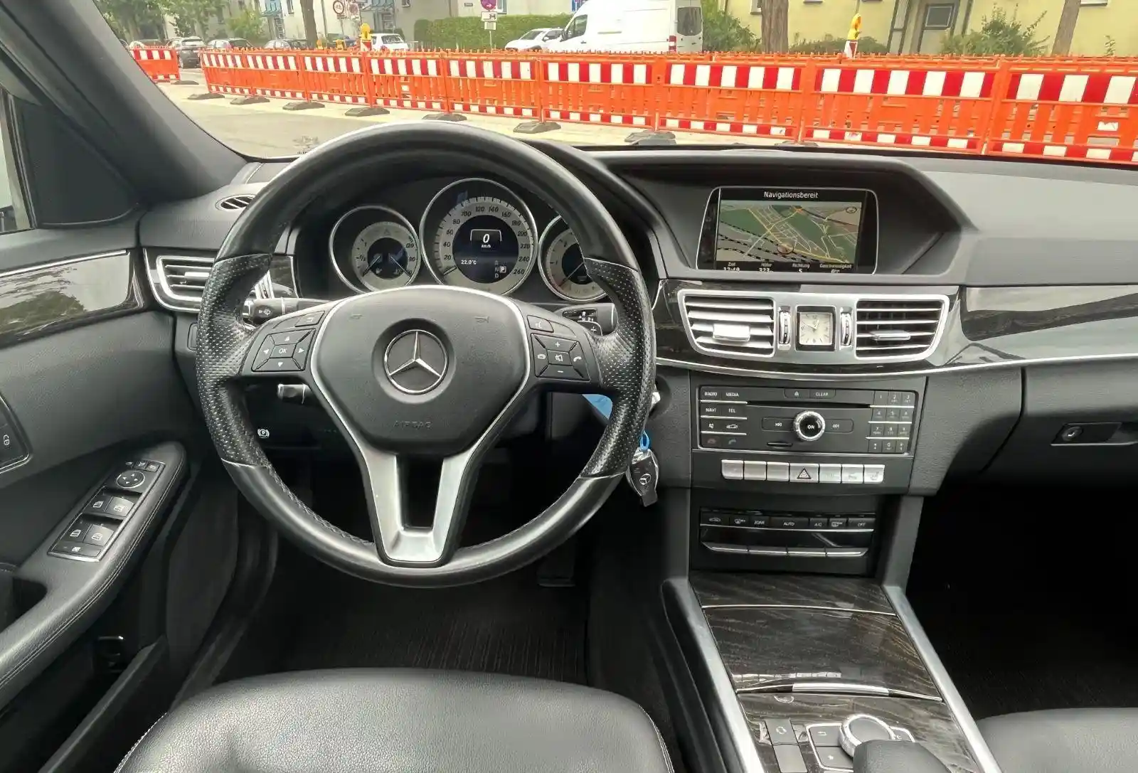 Mercedes-Benz E 220