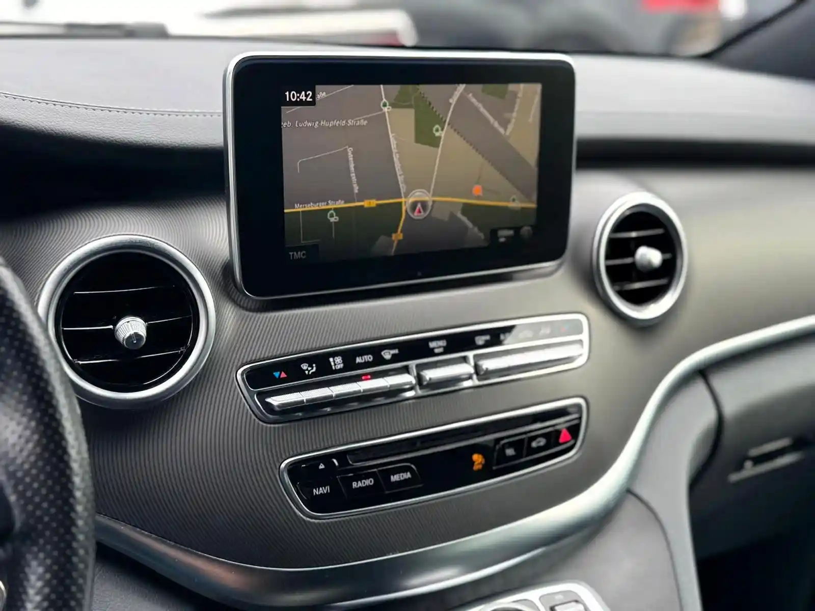 Mercedes-Benz V 250