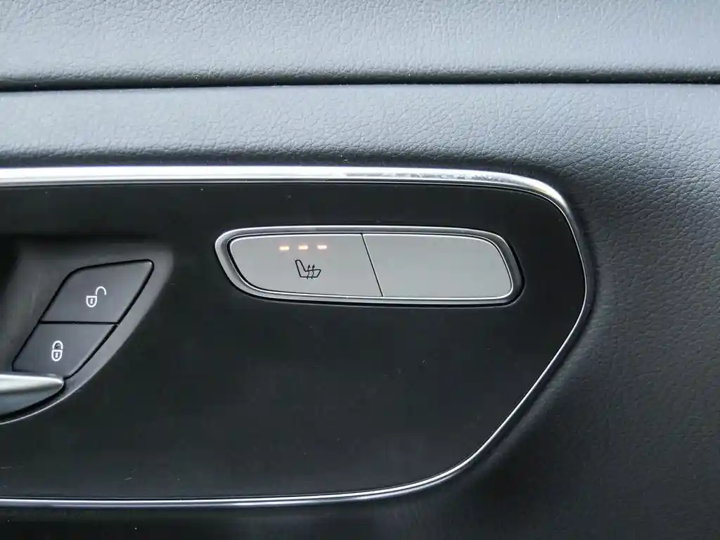 Mercedes-Benz V 220