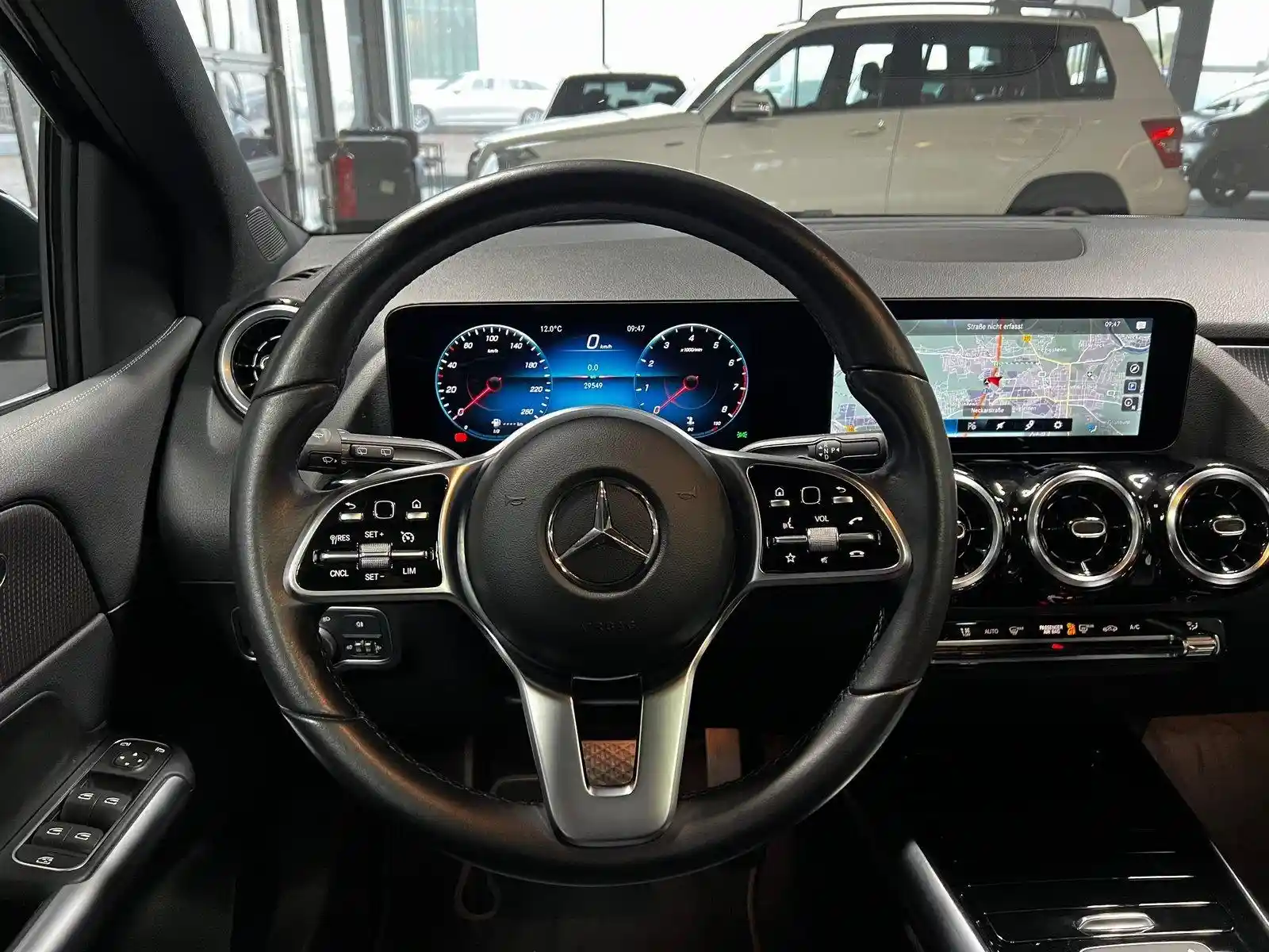 Mercedes-Benz B 180