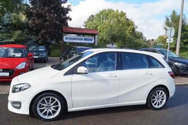Mercedes-Benz B 200