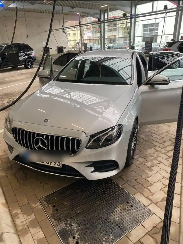 Mercedes-Benz E 200