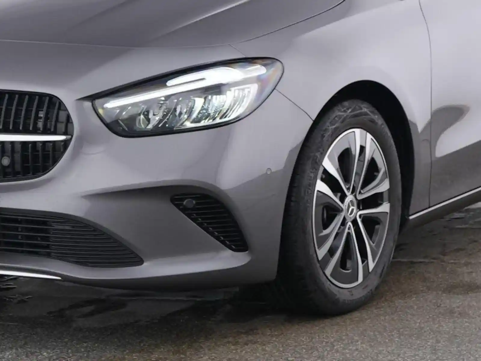 Mercedes-Benz B 200