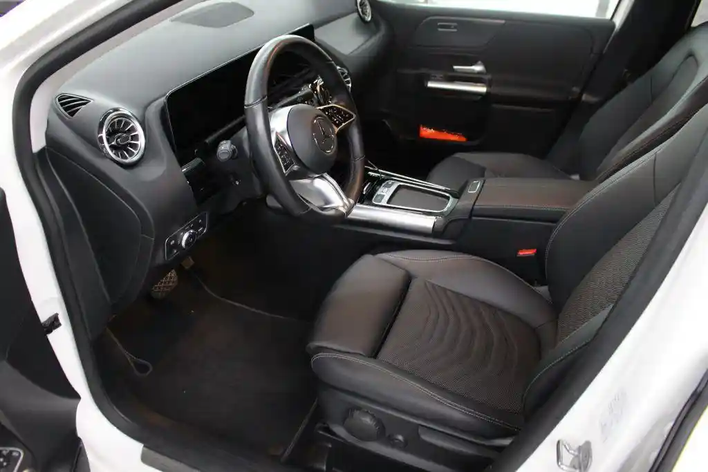 Mercedes-Benz B 220