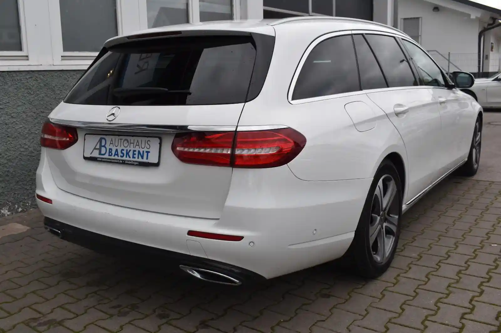 Mercedes-Benz E 220