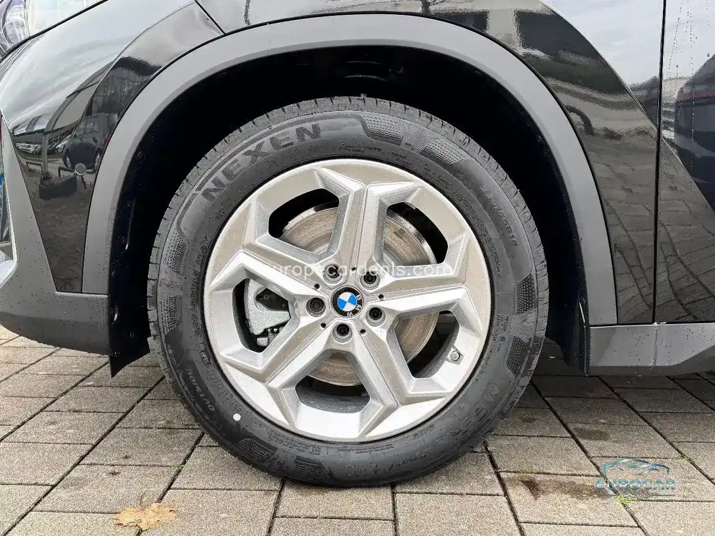 BMW iX1