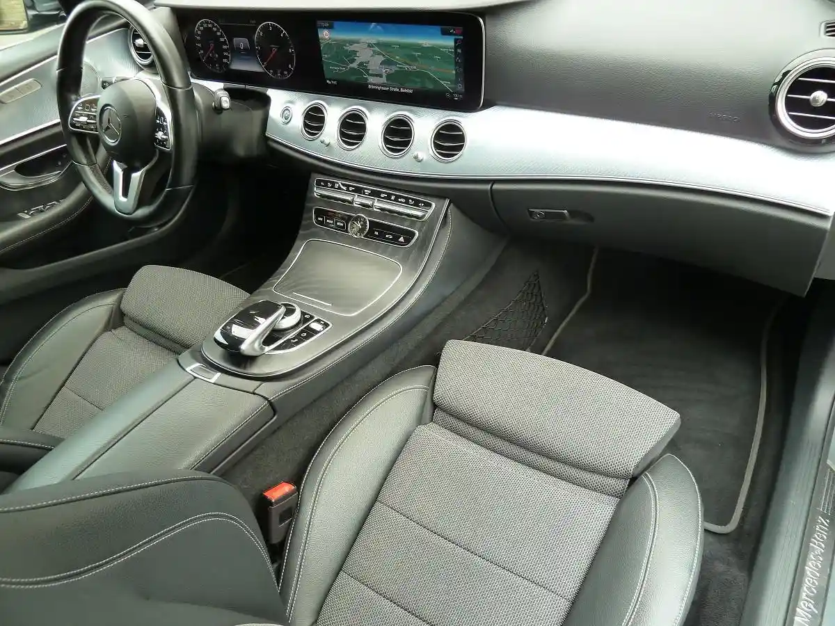 Mercedes-Benz E 400