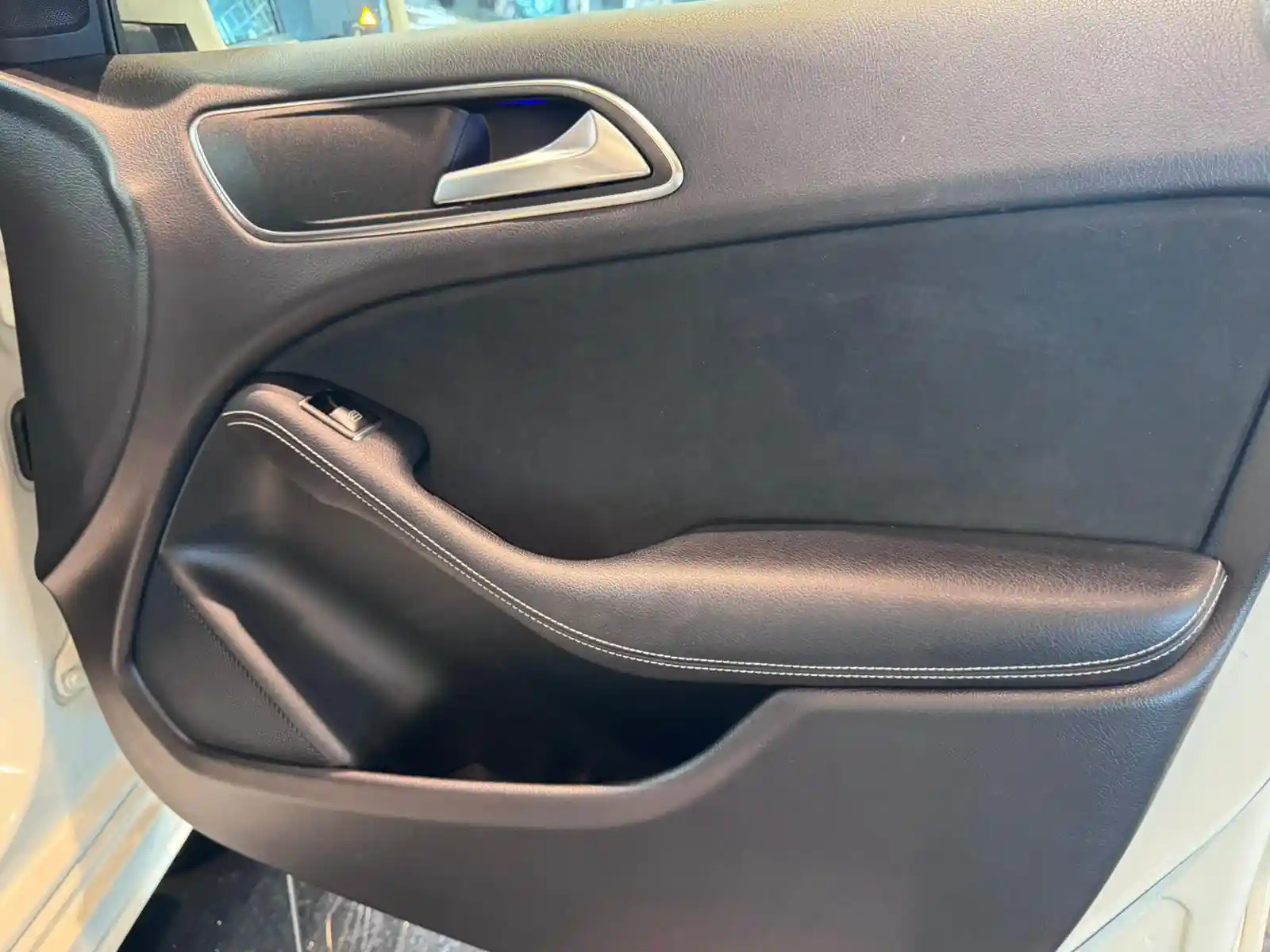 Mercedes-Benz B 220