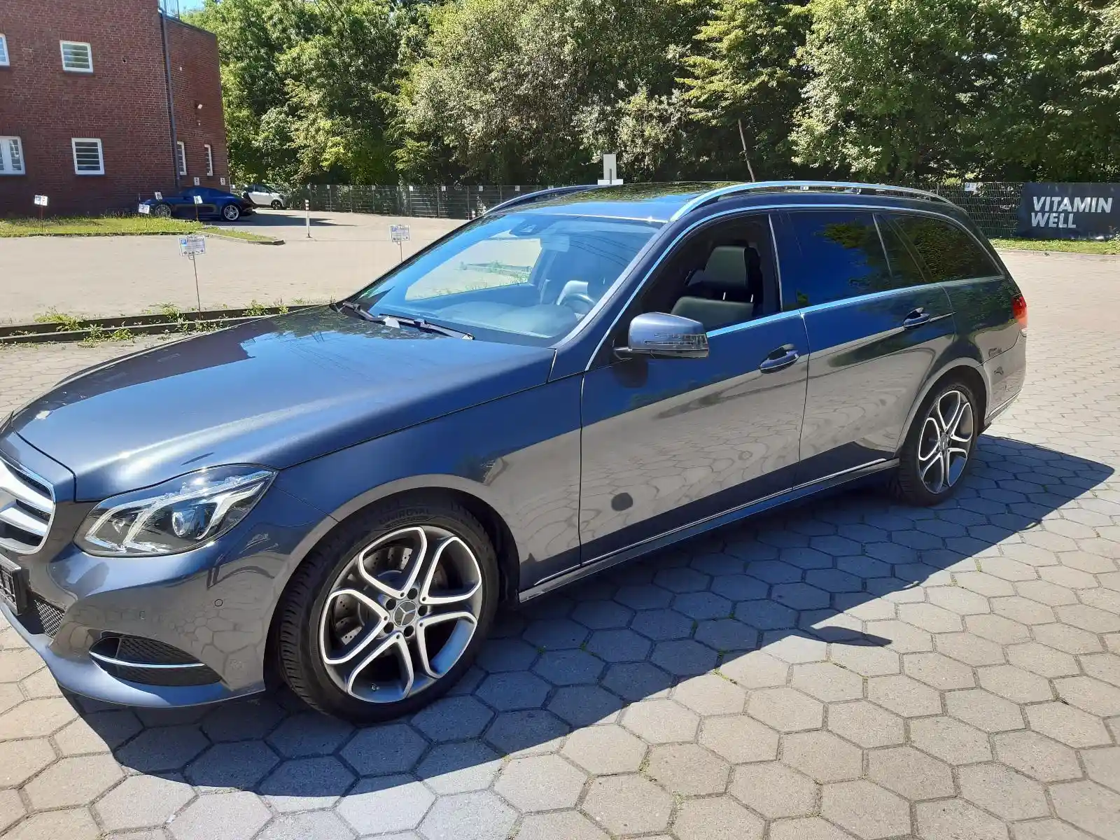 Mercedes-Benz E 200