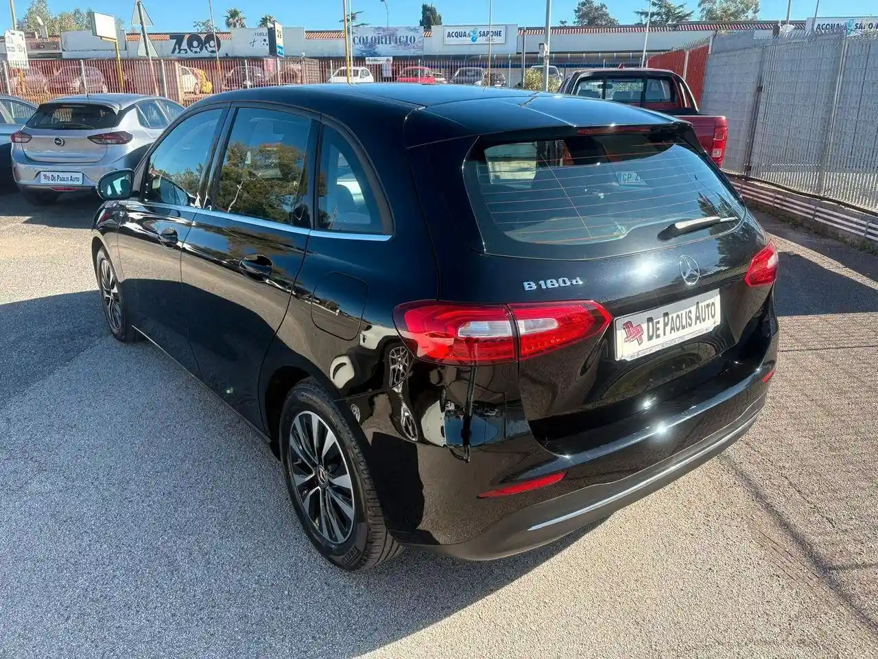 Mercedes-Benz B 180