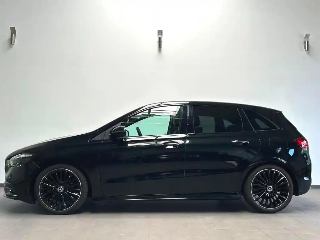 Mercedes-Benz B 200