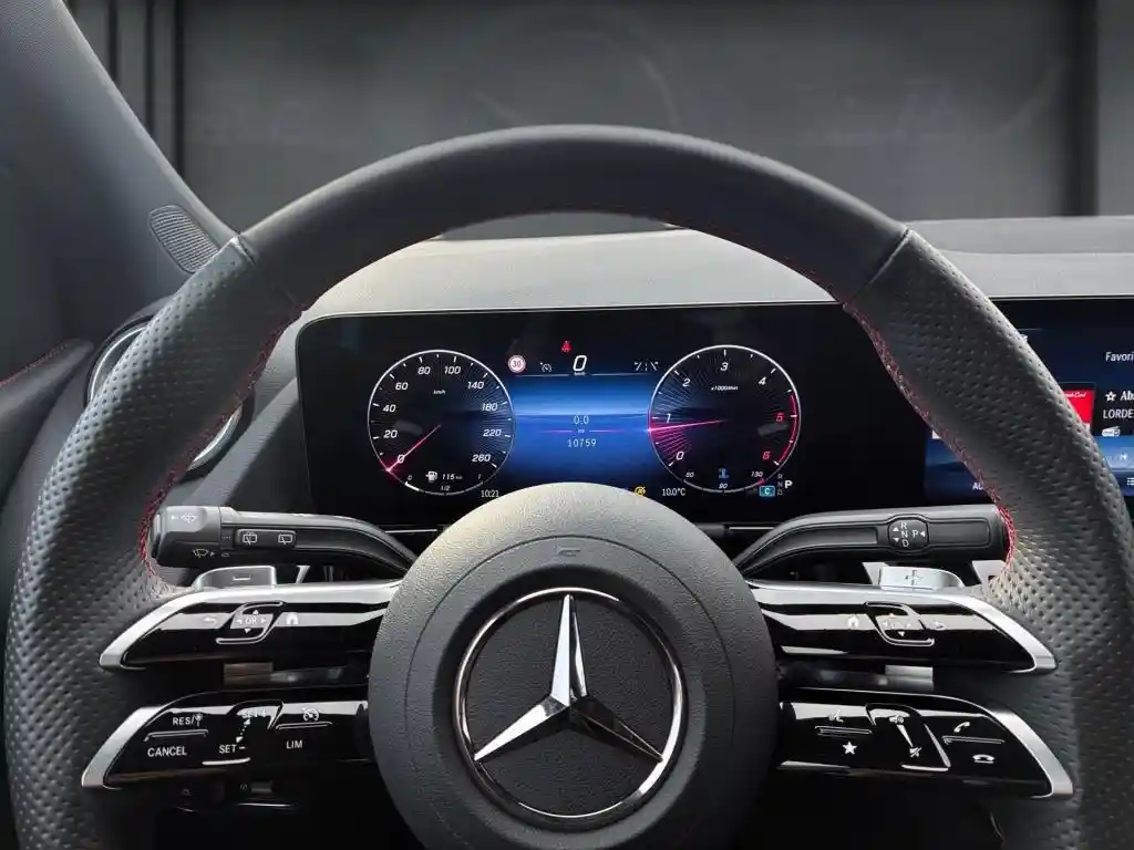 Mercedes-Benz B 200