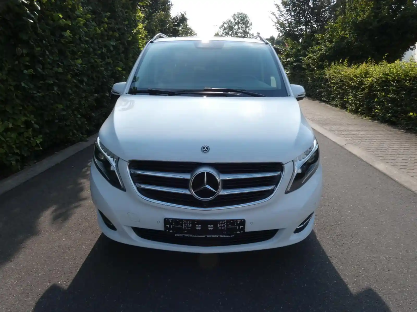 Mercedes-Benz V 220