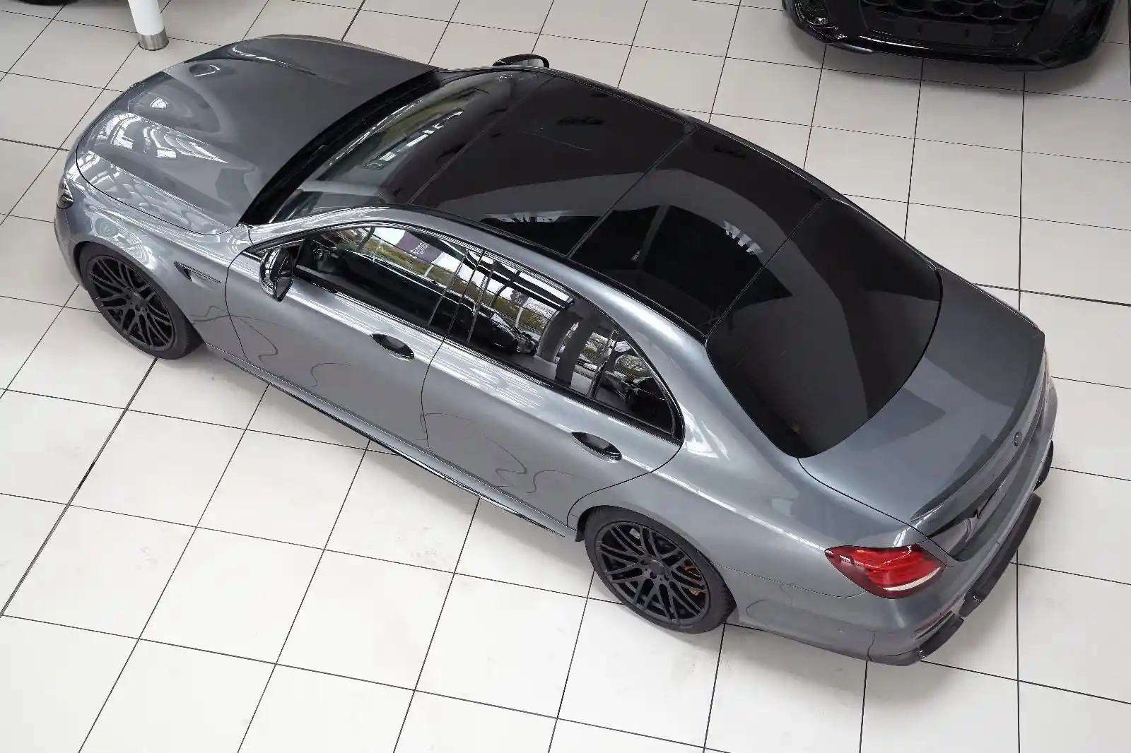Mercedes-Benz E 63 AMG
