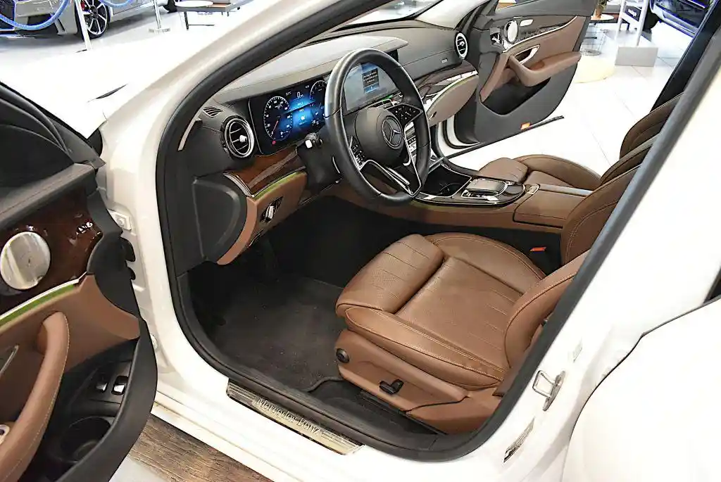 Mercedes-Benz E 300