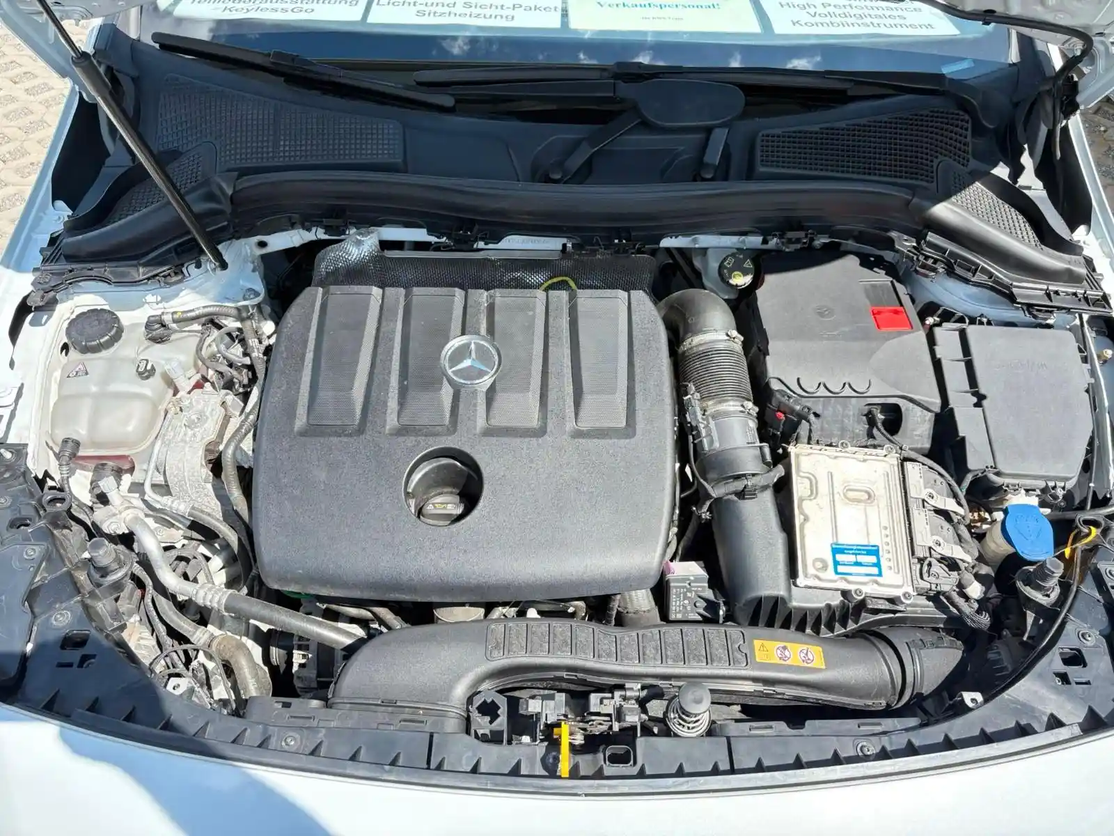 Mercedes-Benz B 180