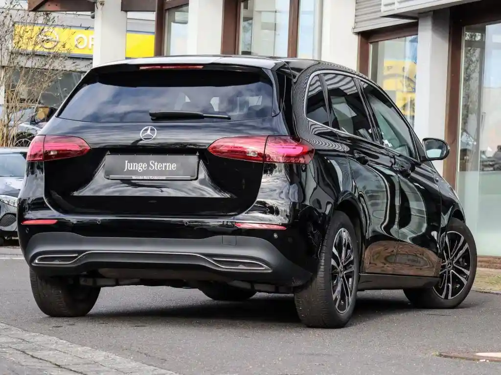 Mercedes-Benz B 220