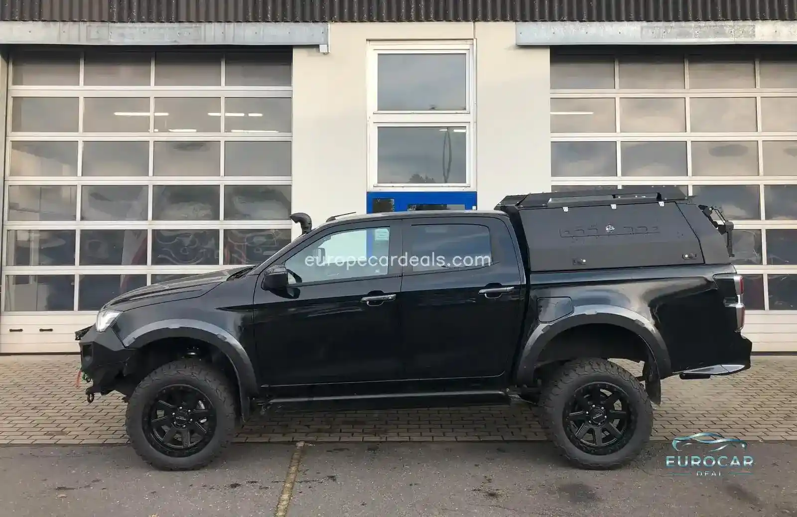 Double Cab V-Cross AT ” BAD-MAX “