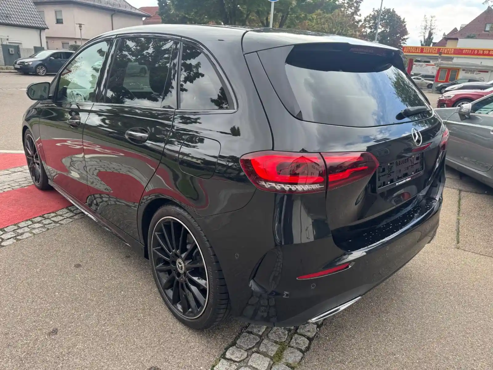 Mercedes-Benz B 220