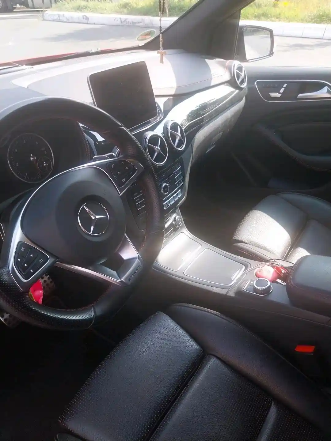 Mercedes-Benz B 220