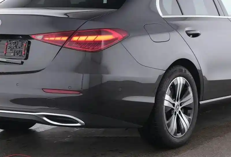 Mercedes-Benz C 180