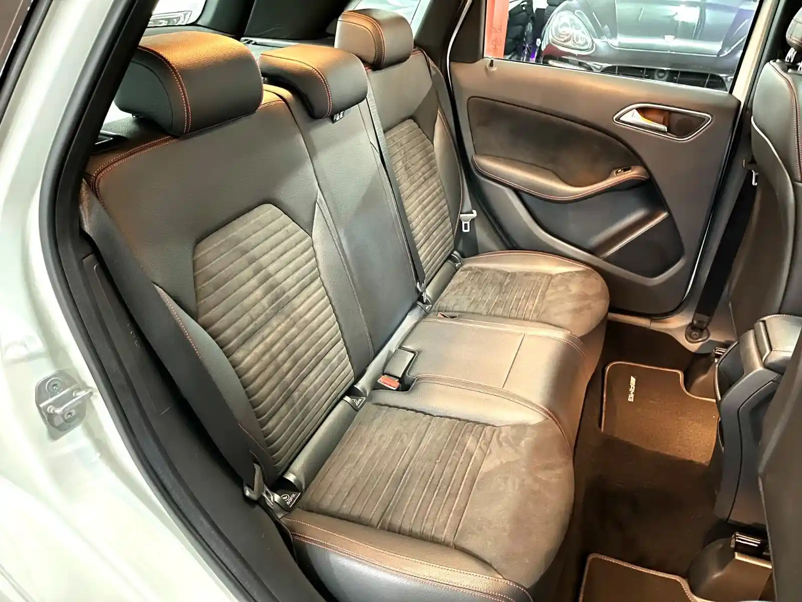 Mercedes-Benz B 250