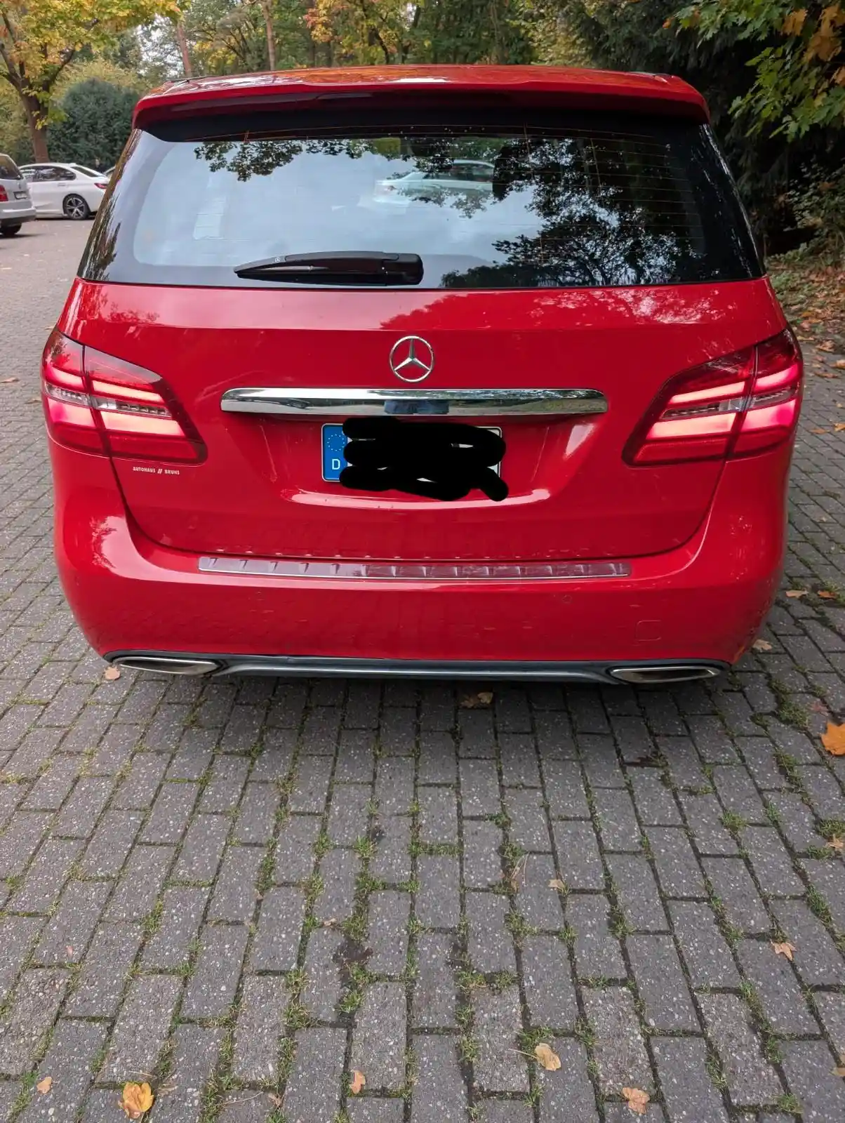 Mercedes-Benz B 180