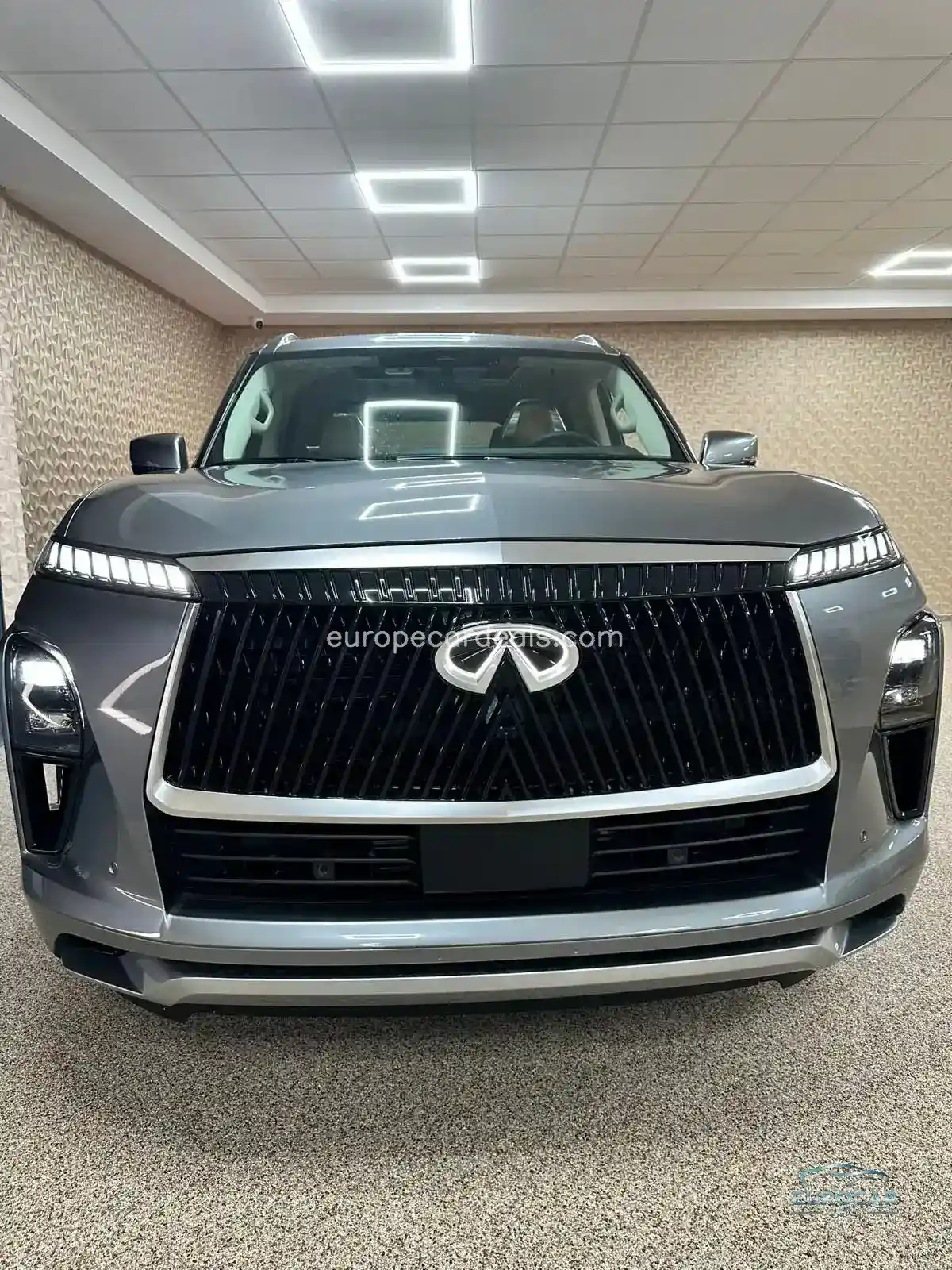 Infiniti QX80