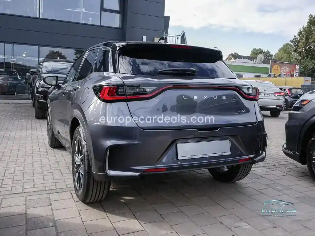 Lexus LBX