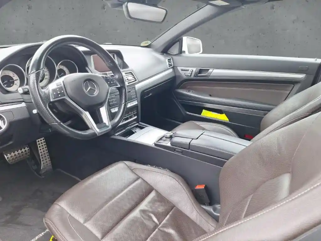 Mercedes-Benz E 320
