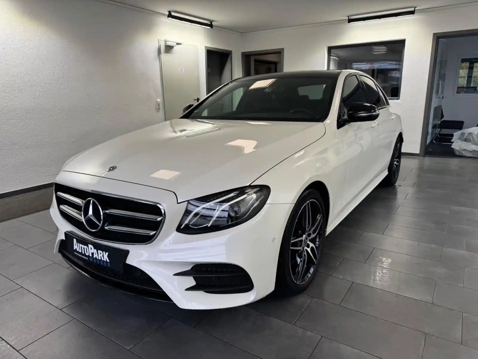 Mercedes-Benz E 200