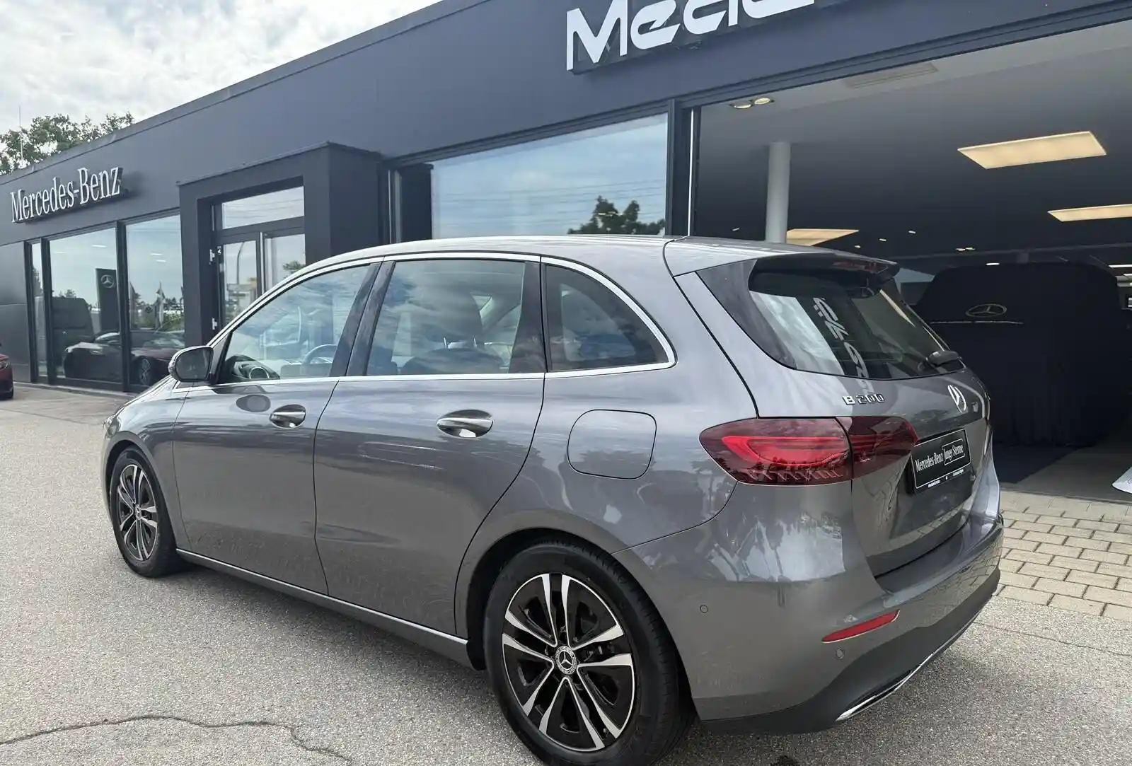 Mercedes-Benz B 200