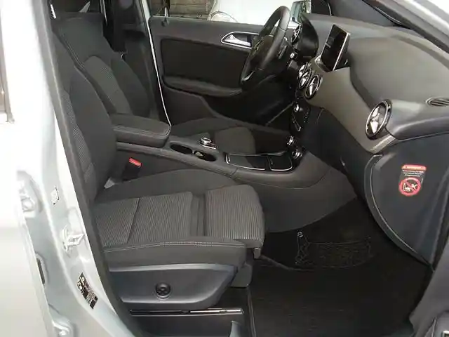 Mercedes-Benz B 220