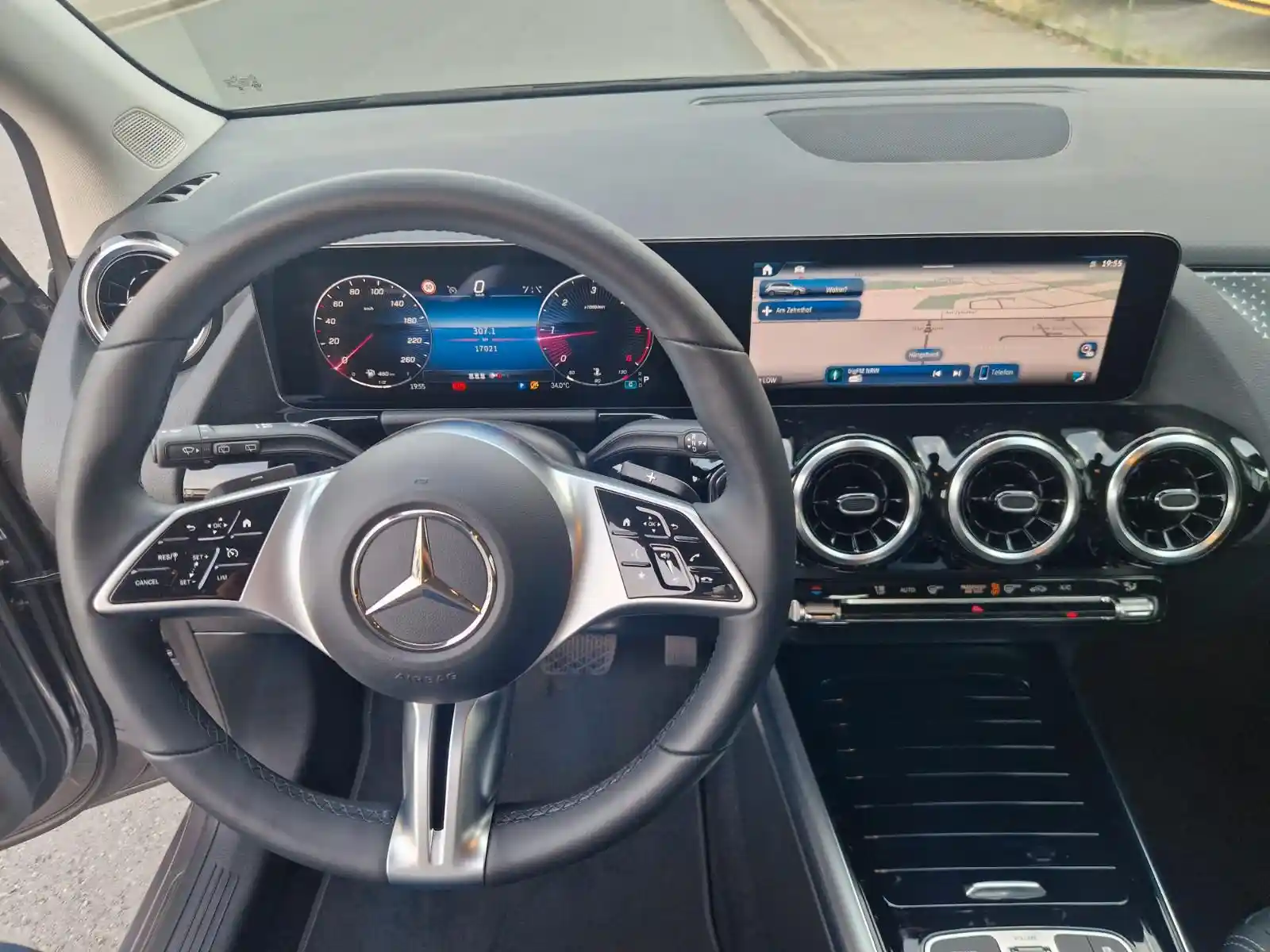 Mercedes-Benz B 220