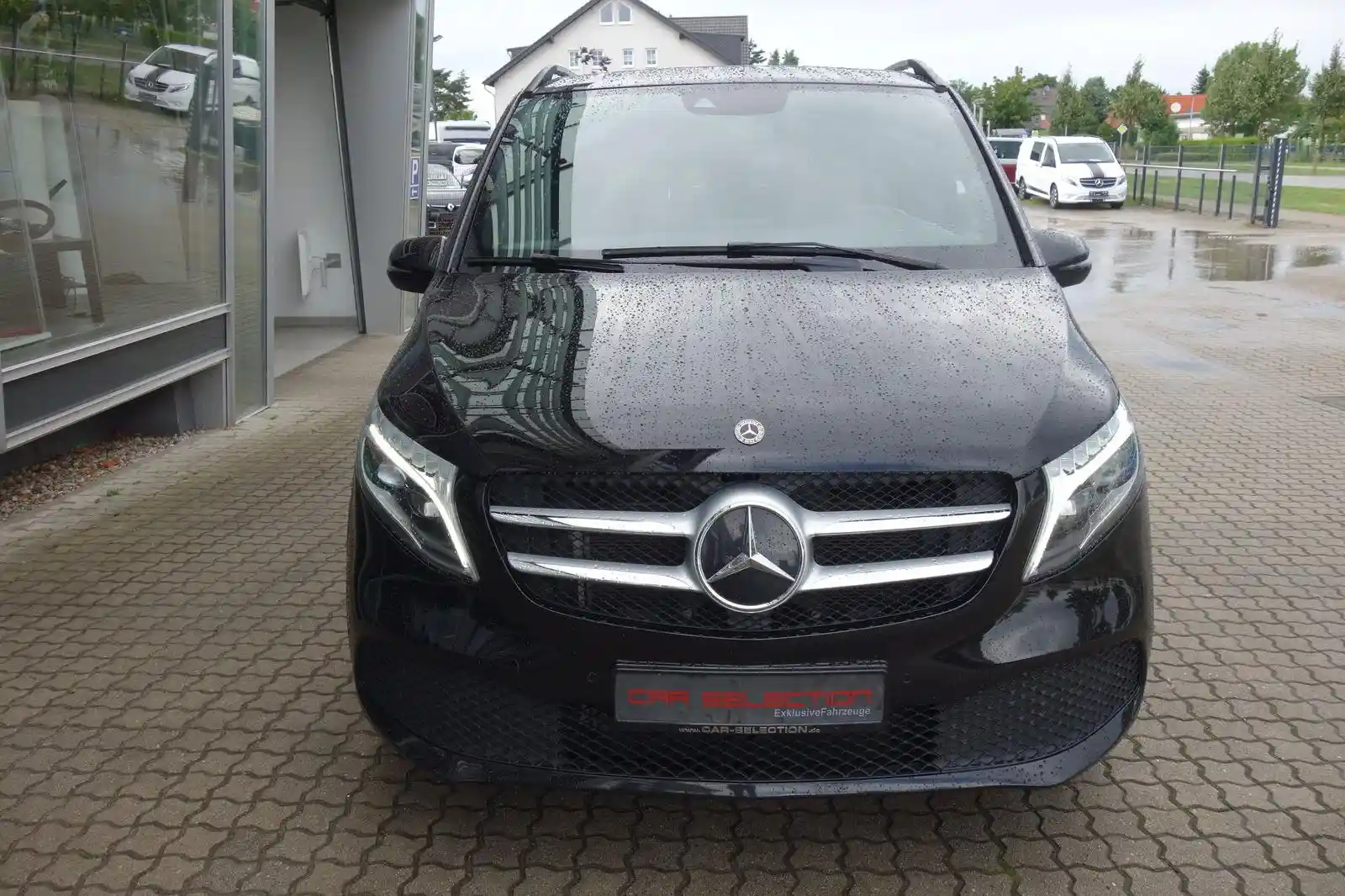 Mercedes-Benz V 220
